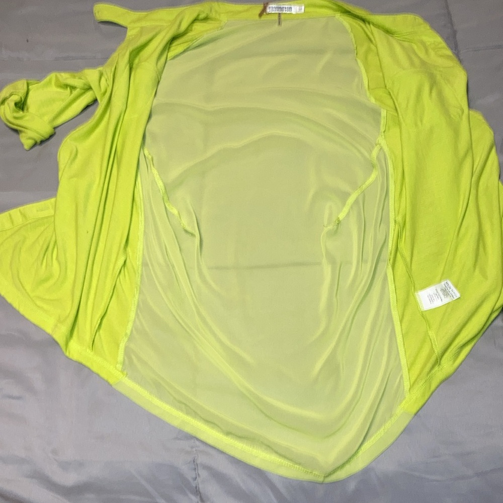 Monoreno Lime Green Button-Up Women's Top - Picture 3 of 8